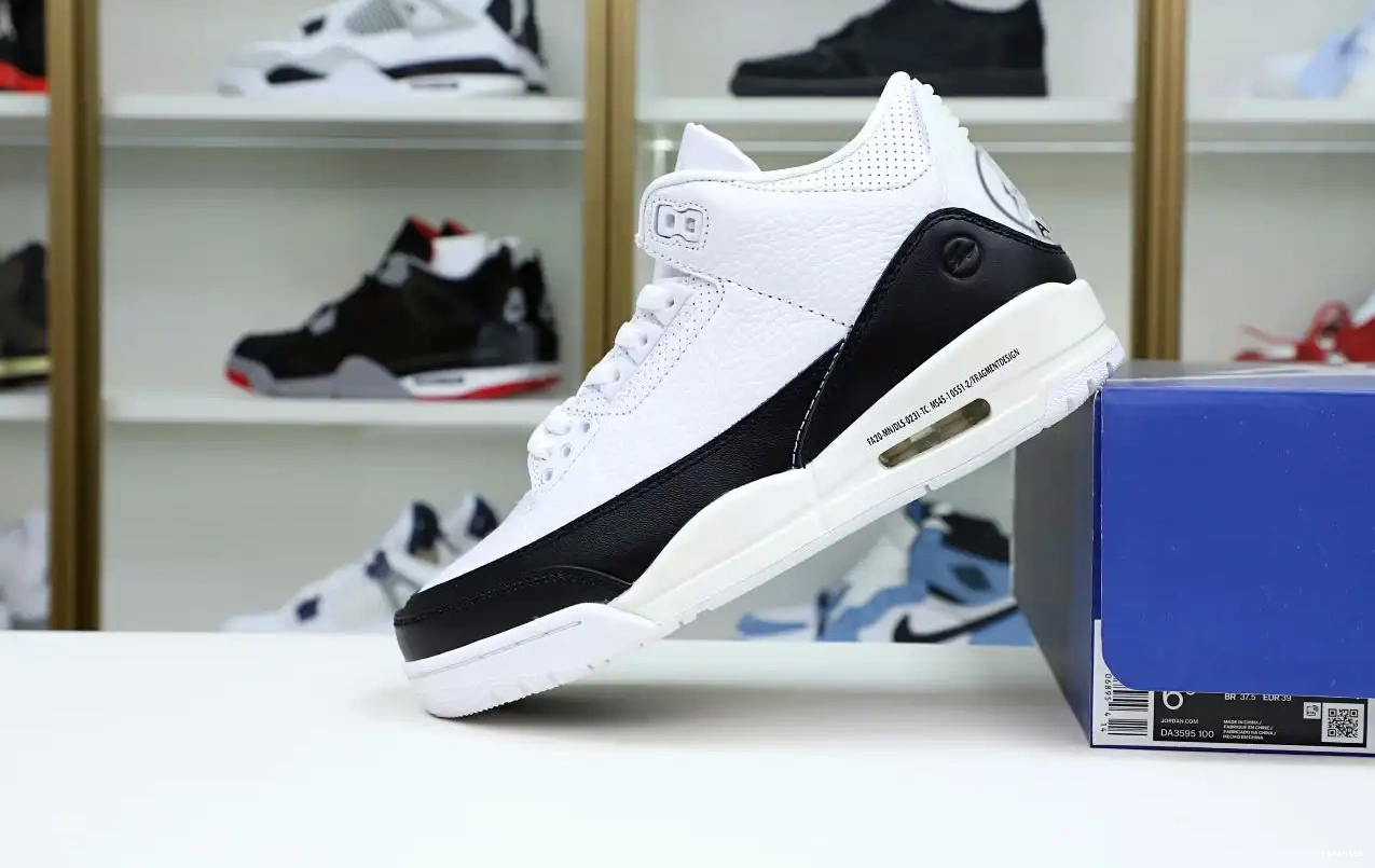 X 3 SP AIR FRAGMENT 'WHITE' DESIGN RETRO JORDAN 0502